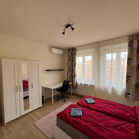 Annabeth Cozy An Quiet Parkside Budapeşte