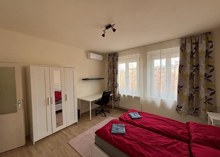 Annabeth Cozy An Quiet Parkside Budapeşte